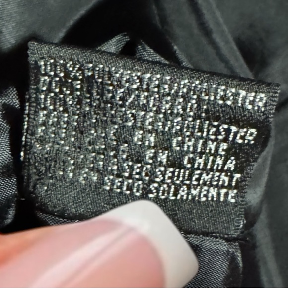 Elegant Tahari ASL Size 12 Petite Black Silver Lurex Pinstripes Dressy Pantsuit - Picture 15 of 16